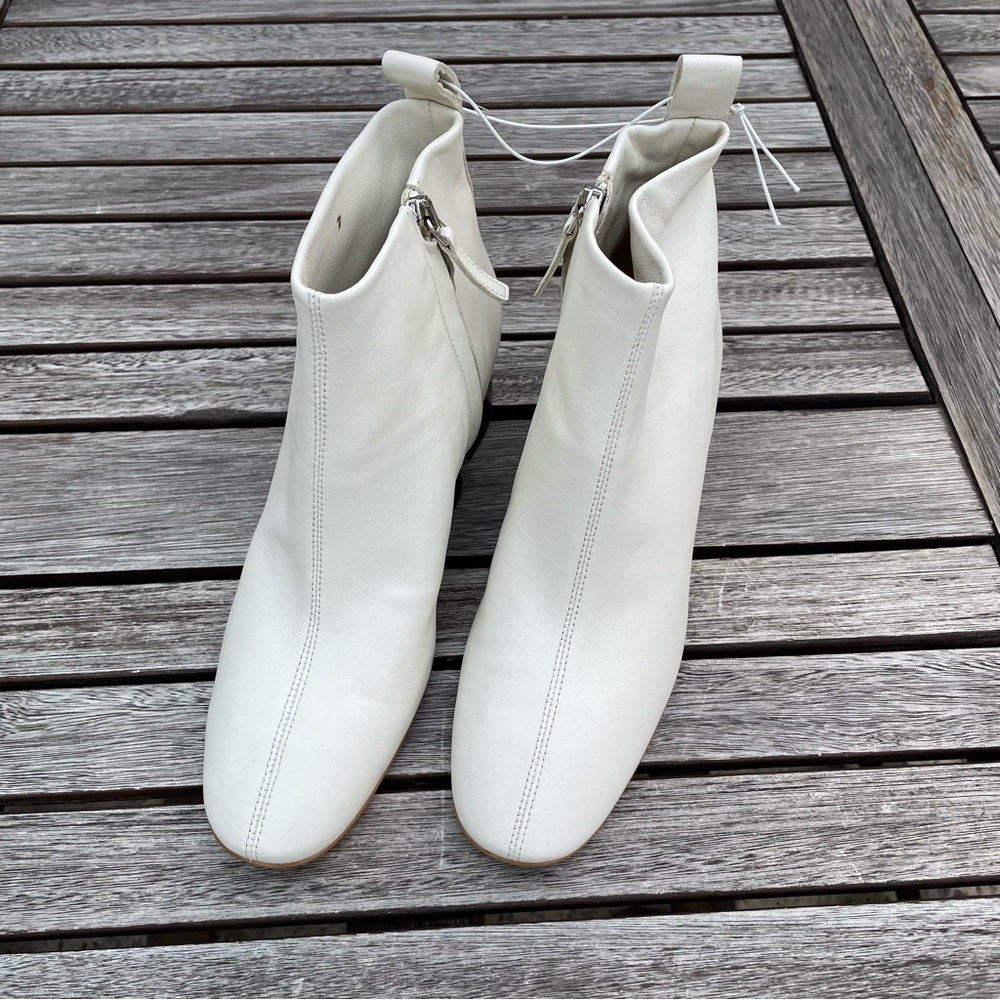 EVERLANE The Day Boot White Soft Leather Zip Ankle Bootie Spring Fall Open Box